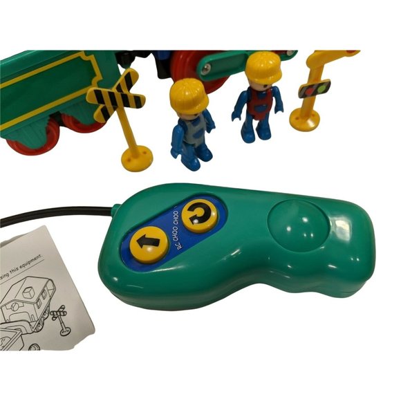 Radio Shack Radio-Controlled Choo Choo Playset COMPLETE W/Original Box-From 2002 - Picture 5 of 9